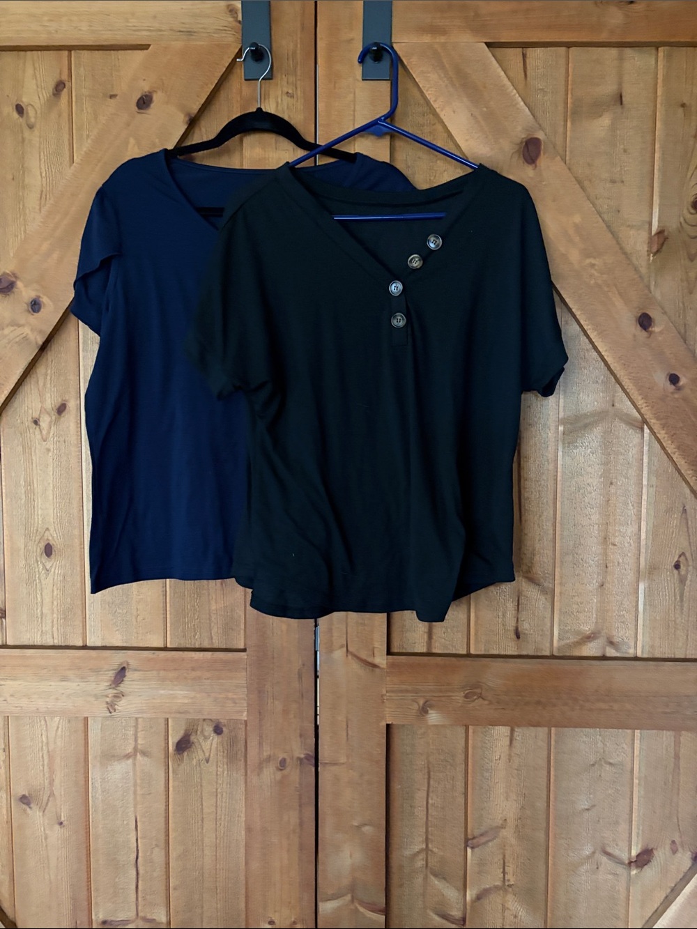 Navy Short Sleeve Tee with Front Zip; black with buttons